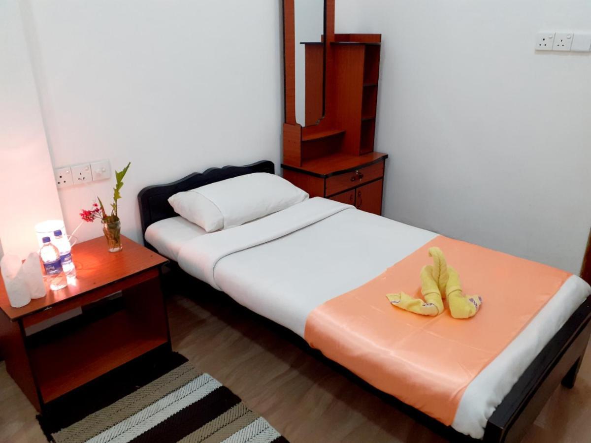 Subash Hotel Nallathanniya Exteriér fotografie