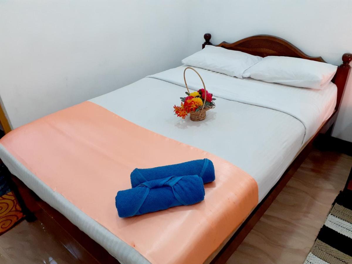 Subash Hotel Nallathanniya Pokoj fotografie