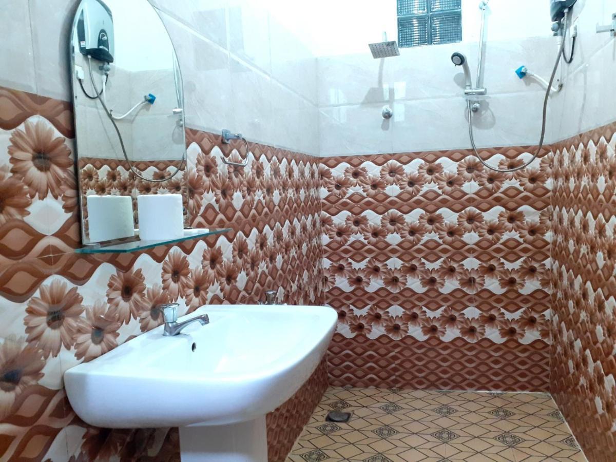 Subash Hotel Nallathanniya Exteriér fotografie