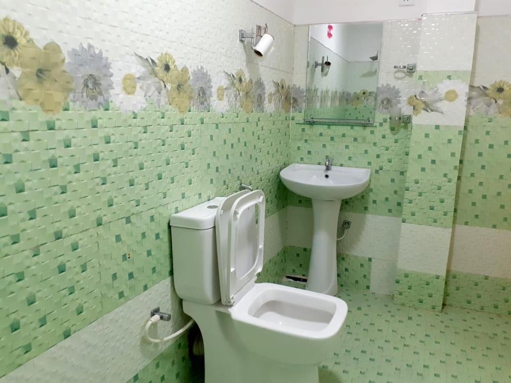 Subash Hotel Nallathanniya Exteriér fotografie