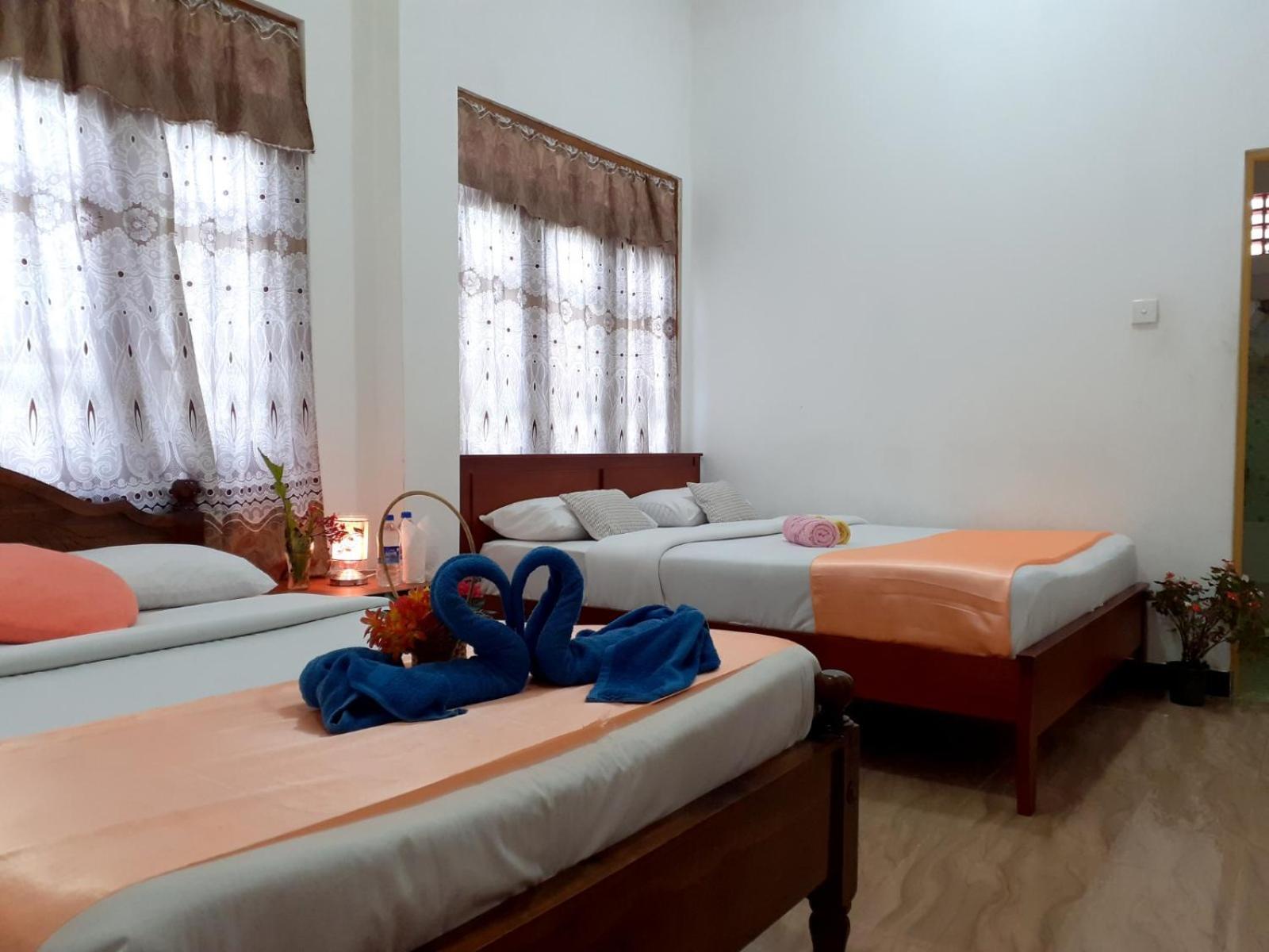 Subash Hotel Nallathanniya Exteriér fotografie