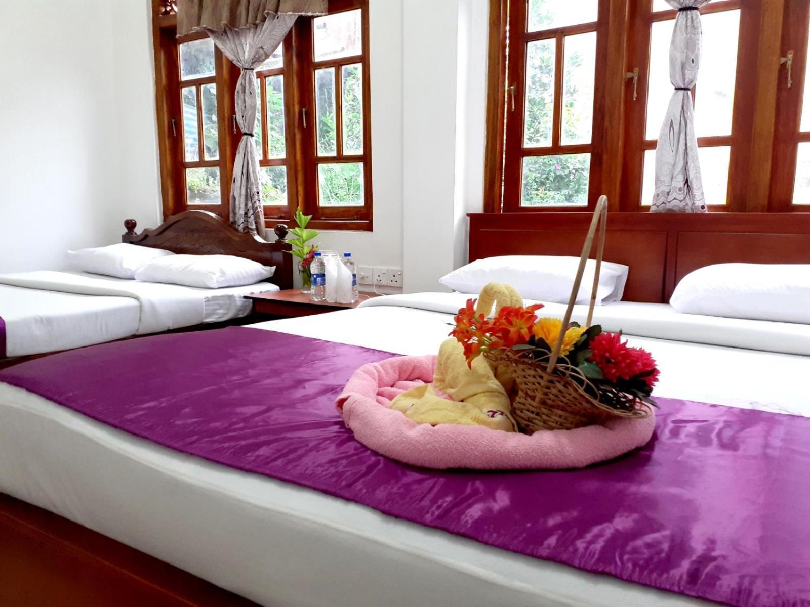Subash Hotel Nallathanniya Pokoj fotografie