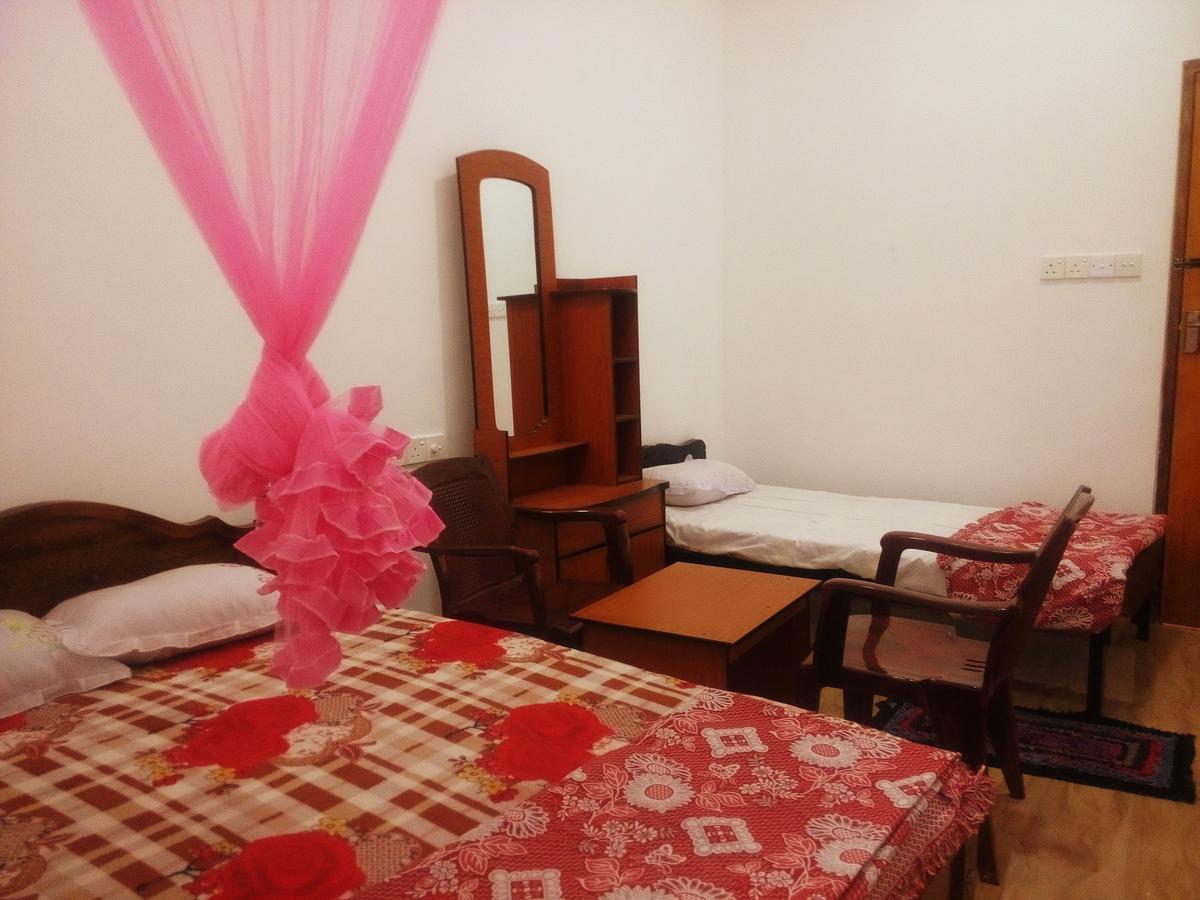 Subash Hotel Nallathanniya Exteriér fotografie