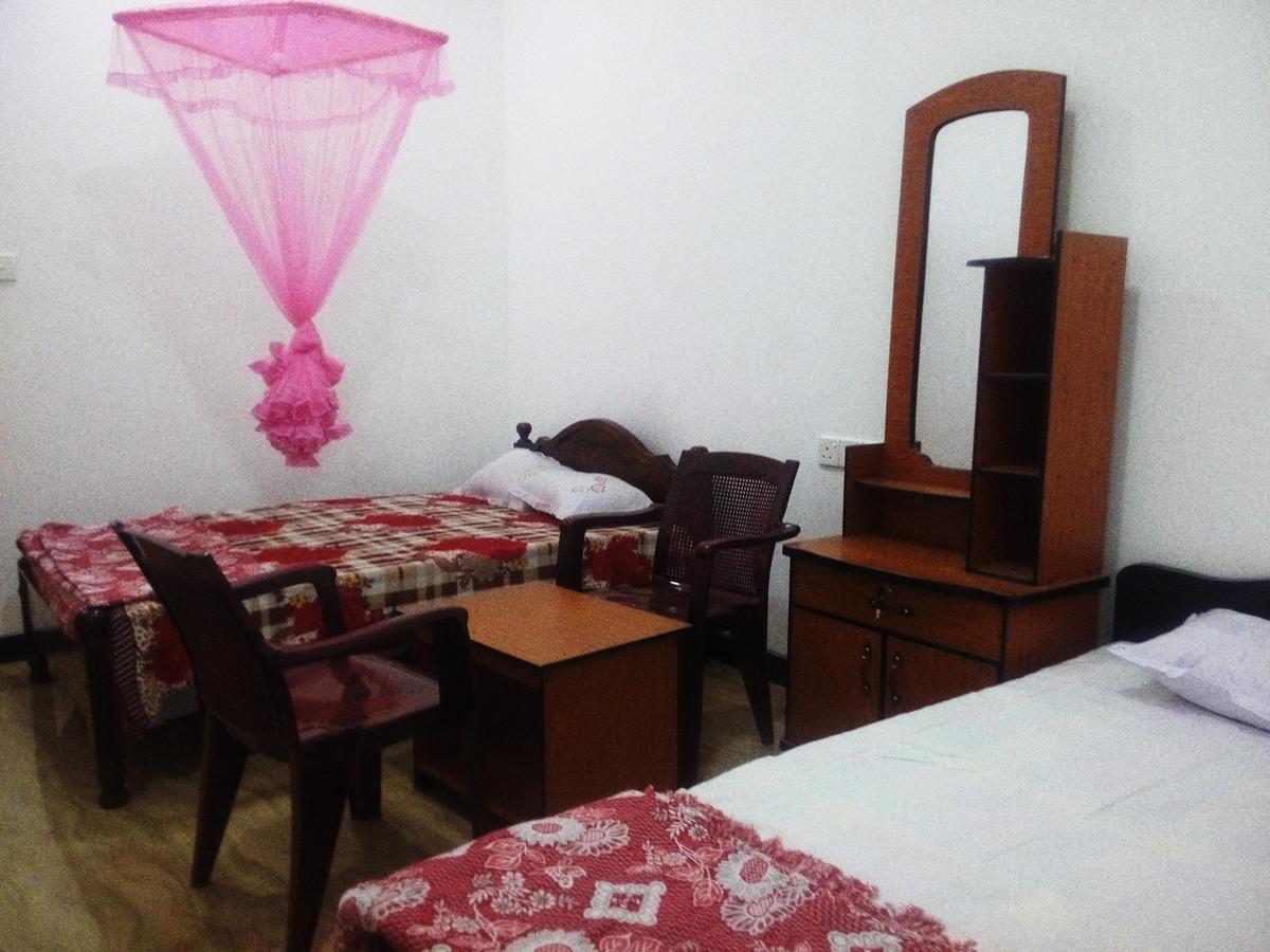 Subash Hotel Nallathanniya Exteriér fotografie