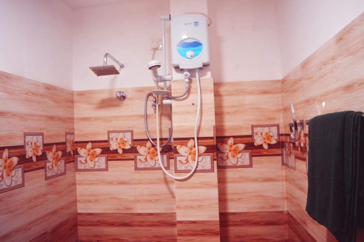 Subash Hotel Nallathanniya Exteriér fotografie