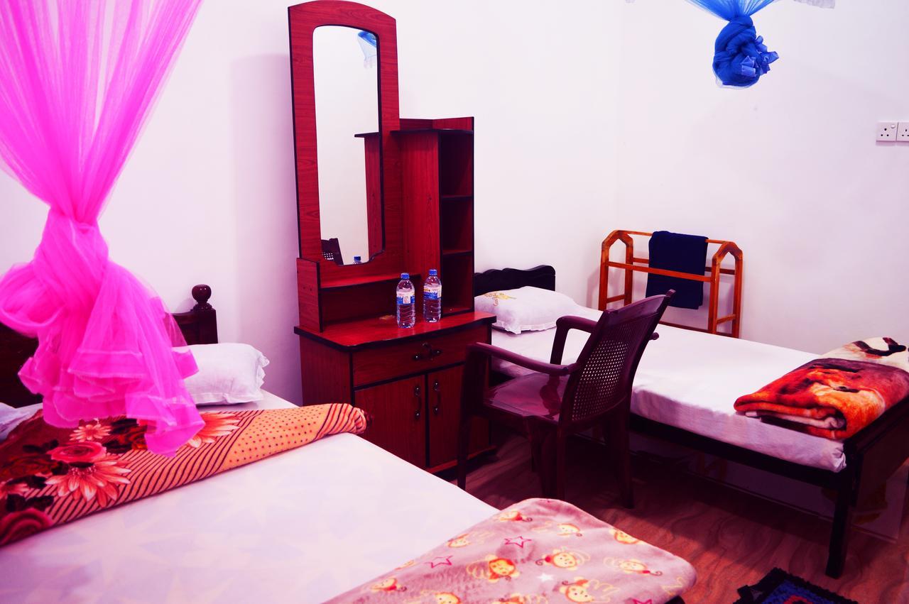 Subash Hotel Nallathanniya Exteriér fotografie