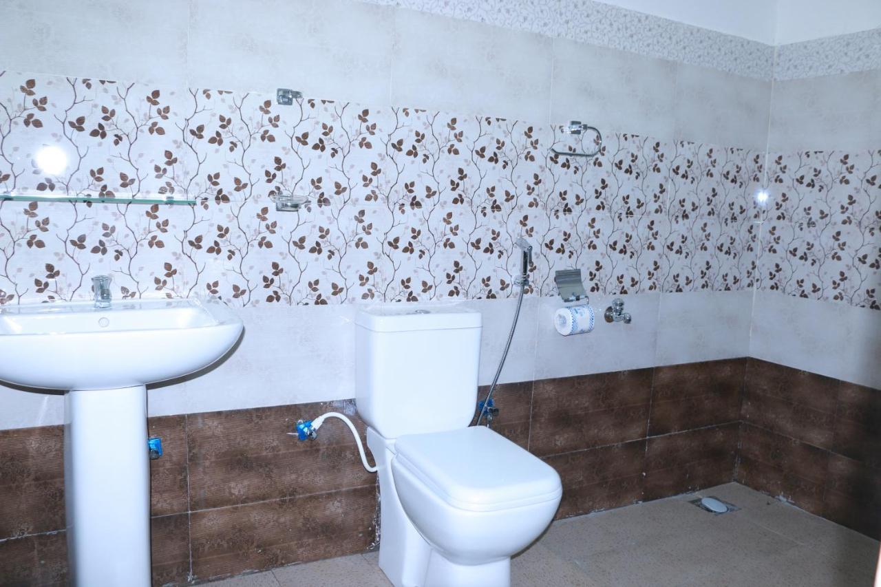 Subash Hotel Nallathanniya Exteriér fotografie